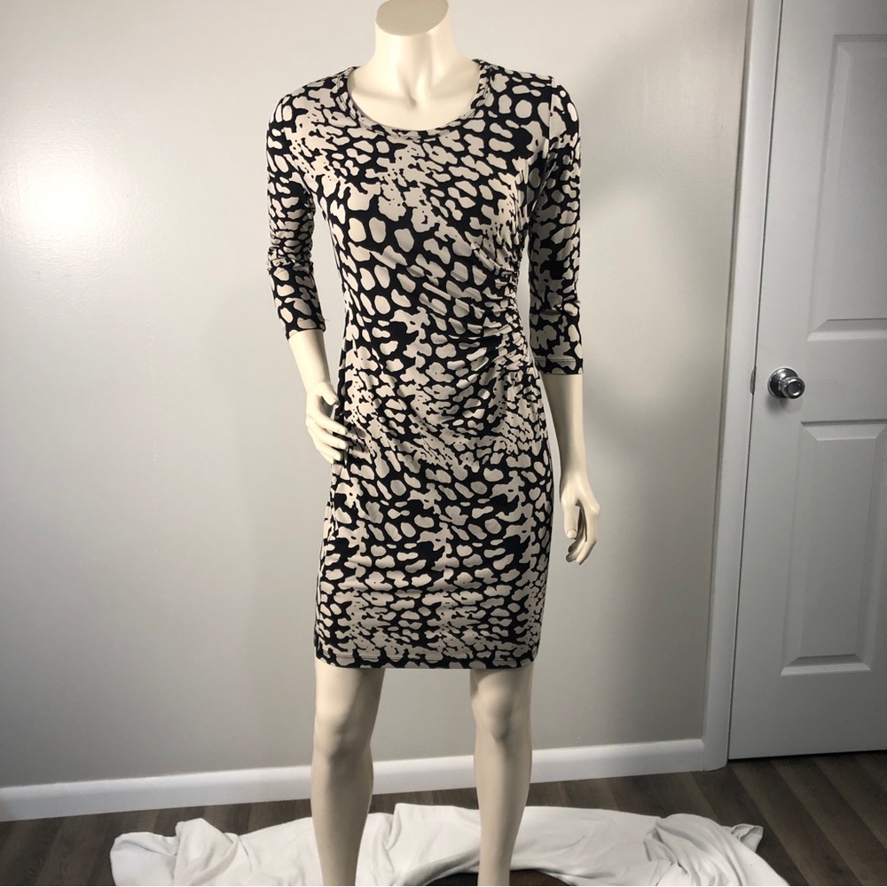 Calvin Klein - 3/4 sleeve shift dress - Women’s size 2